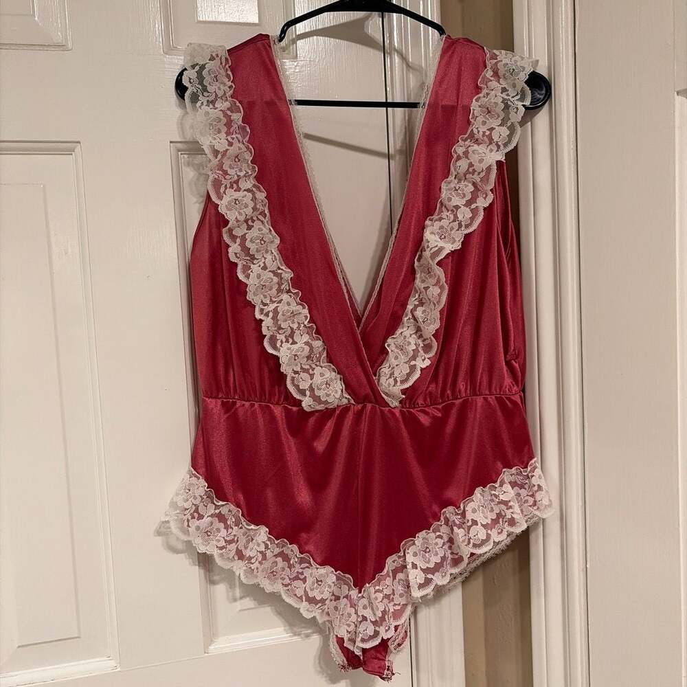 Vintage Mary Barron Satin Teddy with White Ruffled Lace Trim and Snap Crotch